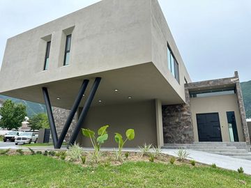 VENTA DE CASA EN LA HERRADURA CARRETERA NACIONAL