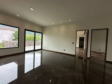 VENTA DE CASA EN LA HERRADURA CARRETERA NACIONAL