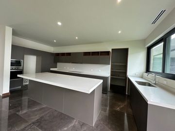 VENTA DE CASA EN LA HERRADURA CARRETERA NACIONAL