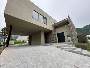 VENTA DE CASA EN LA HERRADURA CARRETERA NACIONAL