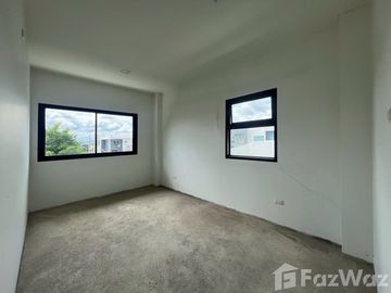 3 stories TownHouse in Malada Maz