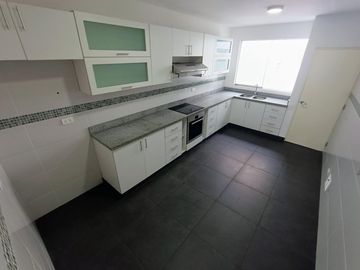 VENDO DEPARTAMENTO A MEDIA CUADRA DEL MALECÓN DE MIRAFLORES