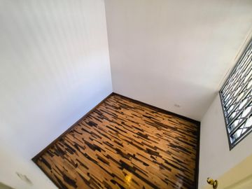 VENDO DEPARTAMENTO DE 2 DORMITORIOD EN LINCE