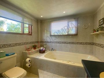 Vendo Casa Campestre en lote de 6400M2, Hacienda Meridor Tenjo