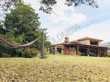 Vendo Casa Campestre en lote de 6400M2, Hacienda Meridor Tenjo