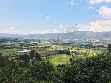 Vendo Casa Campestre en lote de 6400M2, Hacienda Meridor Tenjo
