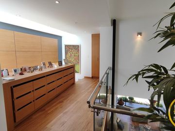 Amplia Casa en venta de 3 habitaciones, dentro de conjunto con balcón, sector Nayon-Tanda, Quito
