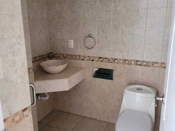 SE VENDE CASA EN LEÓN GUANAJUATO, ECHEVESTE