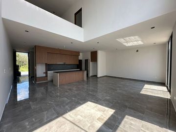CASA EN VENTA EN AMORADA CARRETERA NACIONAL SANTIAGO