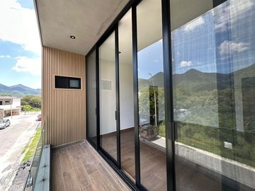 CASA EN VENTA EN AMORADA CARRETERA NACIONAL SANTIAGO