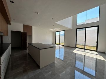 CASA EN VENTA EN AMORADA CARRETERA NACIONAL SANTIAGO