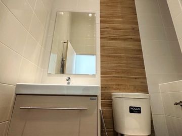 1 Studio Room For Rent at Metro Sky Wutthakat