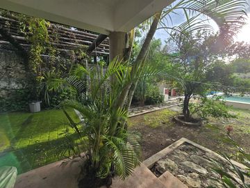 Casa con terreno amplio cerca de la plancha