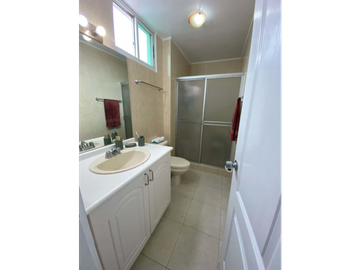 SE VENDE APARTAMENTO EN BETANIA NEGOCIABLE