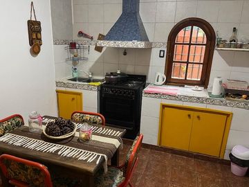 Casa con Departamento en venta en Merlo Sur