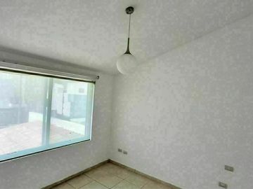 Hermosa Casa en Punta Juriquilla. 4 Habitaciones, Cuarto de Servicio, 3 Autos