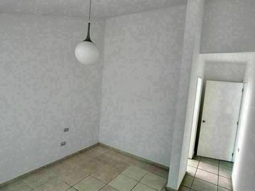 Hermosa Casa en Punta Juriquilla. 4 Habitaciones, Cuarto de Servicio, 3 Autos