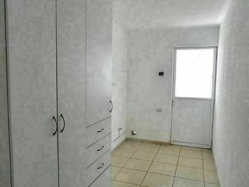 Hermosa Casa en Punta Juriquilla. 4 Habitaciones, Cuarto de Servicio, 3 Autos