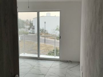 CASA EN VENTA PEDREGAL DE SCHOENSTATT