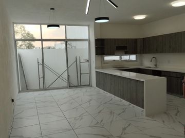 CASA EN VENTA PEDREGAL DE SCHOENSTATT
