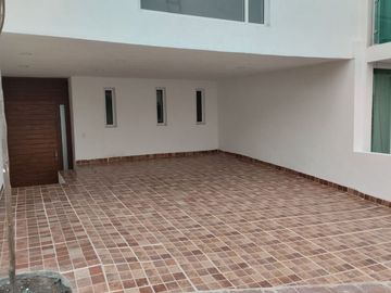 CASA EN VENTA PEDREGAL DE SCHOENSTATT