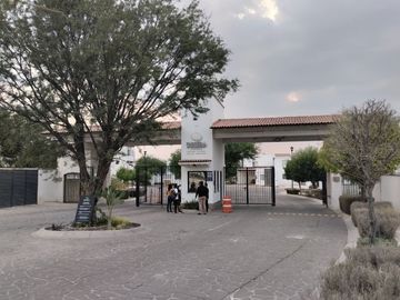 CASA EN VENTA PEDREGAL DE SCHOENSTATT