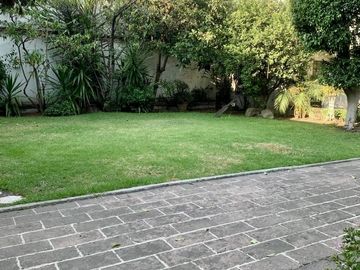 Venta Casa de Lujo en Colonia Florida: Espacios Amplios y Diseño Funcional en el
