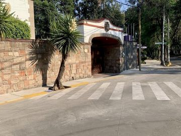 Venta Casa de Lujo en Colonia Florida: Espacios Amplios y Diseño Funcional en el