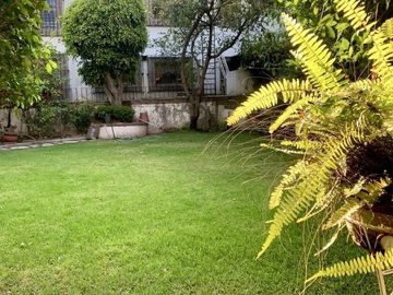 Venta Casa de Lujo en Colonia Florida: Espacios Amplios y Diseño Funcional en el