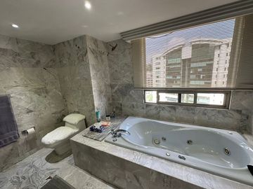 Departamento en Venta Bosques de Las Lomas Platino