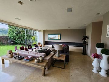 Moderna casa en venta en Condominio, Jardines del Pedregal