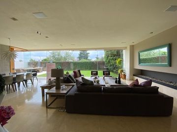 Moderna casa en venta en Condominio, Jardines del Pedregal