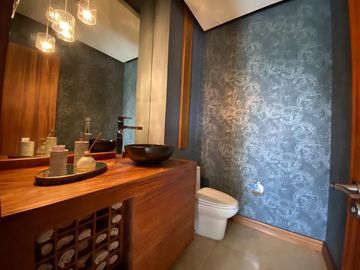 Moderna casa en venta en Condominio, Jardines del Pedregal
