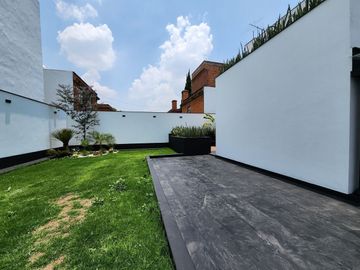 Moderna casa en Venta en San Angel esquina Altavista