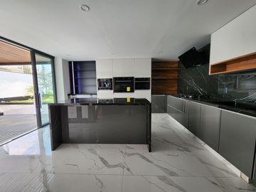 Moderna casa en Venta en San Angel esquina Altavista