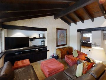 Casa impecable en venta frente a Rancho San Francisco