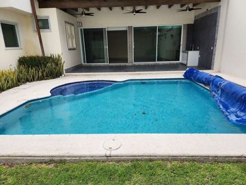 Casa en Venta Villas del Meson, Juriquilla con Alberca