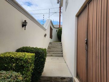 Casa en Venta Villas del Meson, Juriquilla con Alberca