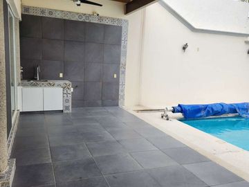 Casa en Venta Villas del Meson, Juriquilla con Alberca
