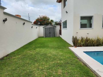 Casa en Venta Villas del Meson, Juriquilla con Alberca