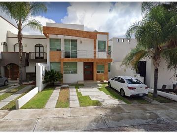 Excelente Oportunidad de Remate Bancario en Frac Cumbres Del Lago