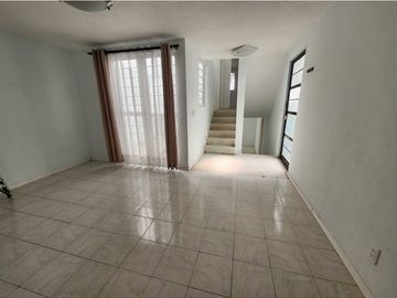 Venta de casa en Valle Dorado
