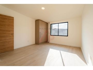 HERMOSAS Y MODERNAS CASAS VIP EN VENTA EN RICAURTE CUENCA