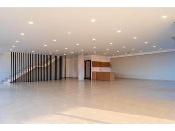 HERMOSAS Y MODERNAS CASAS VIP EN VENTA EN RICAURTE CUENCA