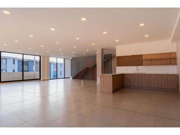 HERMOSAS Y MODERNAS CASAS VIP EN VENTA EN RICAURTE CUENCA