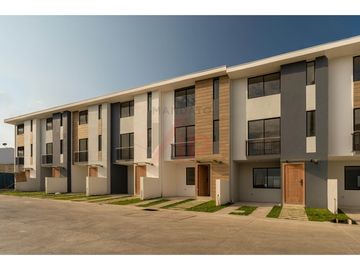 HERMOSAS Y MODERNAS CASAS VIP EN VENTA EN RICAURTE CUENCA
