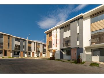 HERMOSAS Y MODERNAS CASAS VIP EN VENTA EN RICAURTE CUENCA
