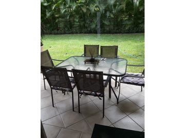 CASA L/B EMBASSY GARDENS CLAYTON 400M2