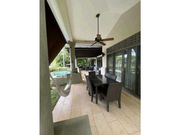 VENTA DE HERMOSA CASA EN EL EXCLUSIVO BUENAVENTURA, BRISTOL.