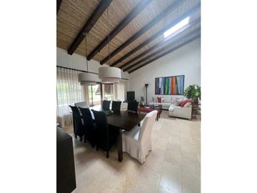 VENTA DE HERMOSA CASA EN EL EXCLUSIVO BUENAVENTURA, BRISTOL.